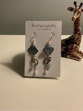NWT! Holly Yashi “Seashore Treasure” earrings